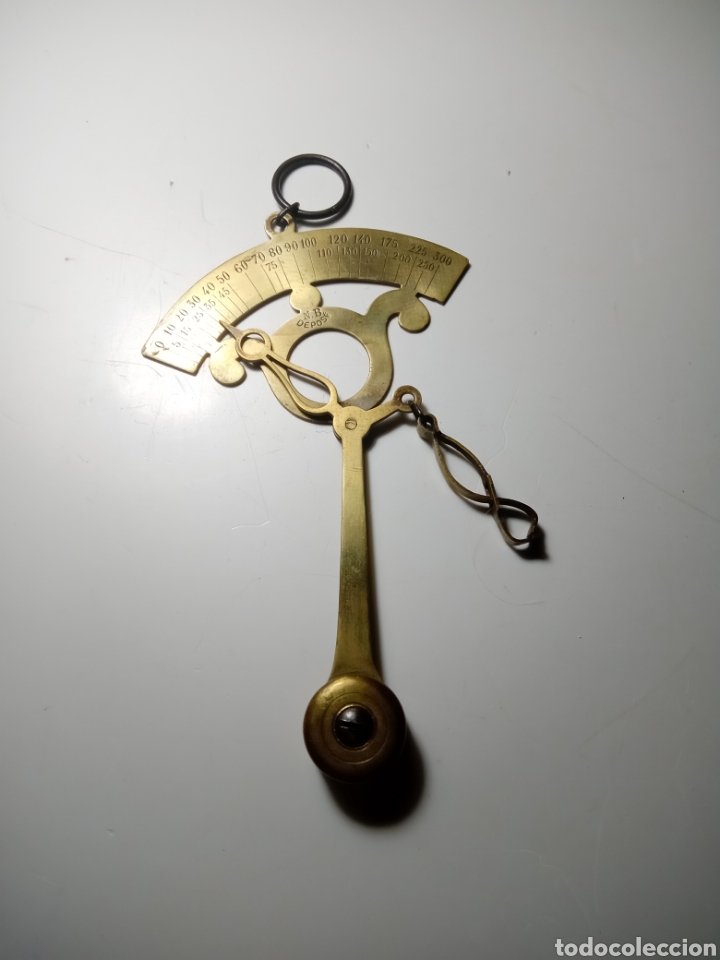 Antig&uuml;edades: Pesa cartas. - Foto 2