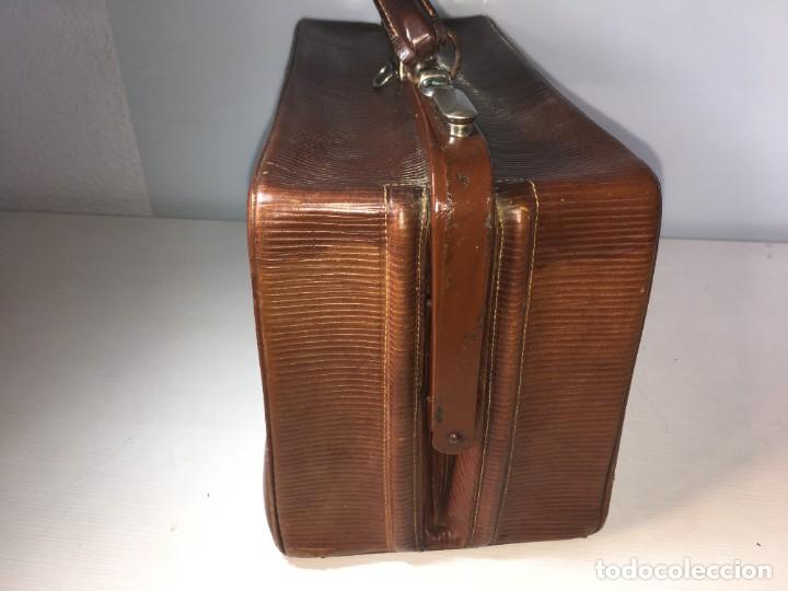 Antig&uuml;edades: ANTIGUO MALETIN DE PIEL DE MEDICO - Foto 7