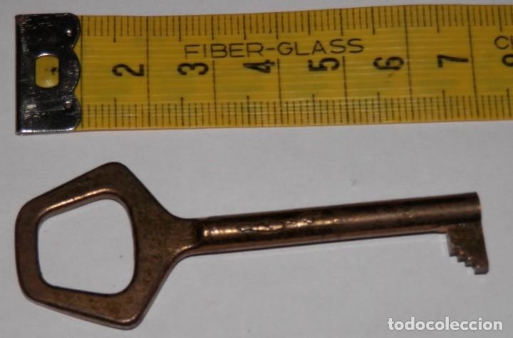 Antig&uuml;edades: LLAVE ANTIGUA EN HIERRO - Foto 1