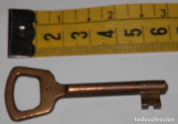 Antig&uuml;edades: LLAVE ANTIGUA EN HIERRO - Foto 1