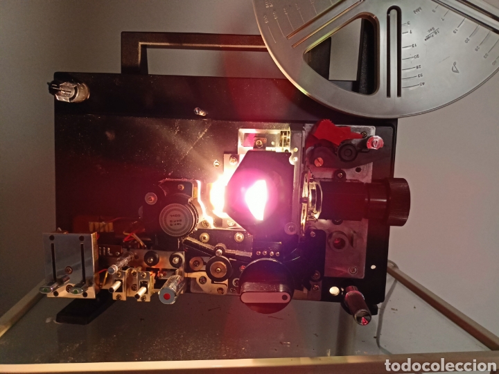 Antig&uuml;edades: Super 8 Proyector sonoro SU-200 - Foto 2