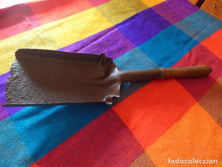 Antig&uuml;edades: Pala ,chimenea. - Foto 1