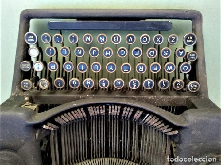 Antig&uuml;edades: M&aacute;quina de escribir antigua - Foto 3