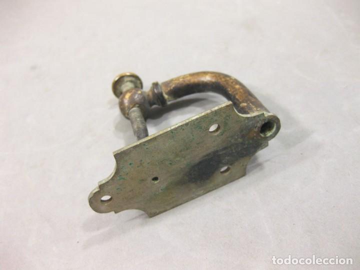Antig&uuml;edades: Herramienta de joyero o relojero. En bronce. - Foto 4