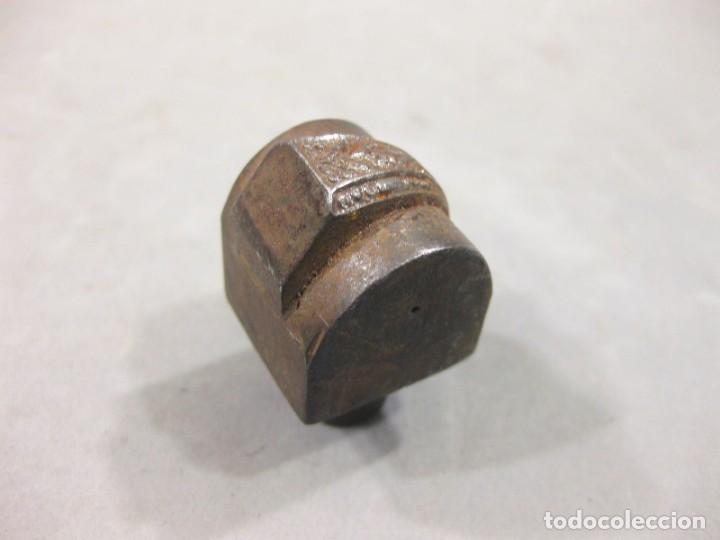 Antig&uuml;edades: Troquel antiguo para hacer anillos. - Foto 2
