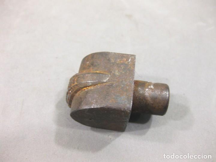 Antig&uuml;edades: Troquel antiguo para hacer anillos. - Foto 4