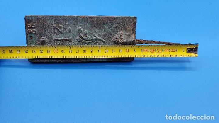 Antig&uuml;edades: MOLDE EN BRONCE DESCONOZCO PARA QUE SE HA UTILIZADO - Foto 16