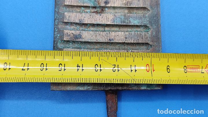 Antig&uuml;edades: MOLDE EN BRONCE DESCONOZCO PARA QUE SE HA UTILIZADO - Foto 20