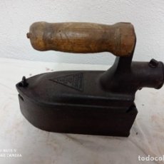 Antigüedades: ANTIGUA PLANCHA DE CARBÓN CON SELLO! NUMERO 6!. Lote 313344018