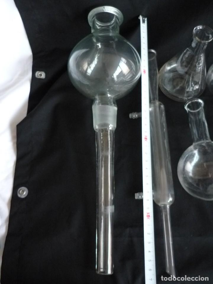 Antig&uuml;edades: Conjunto de elementos de vidrio de laboratorio - Foto 3