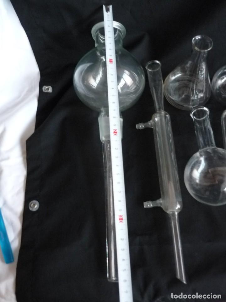 Antig&uuml;edades: Conjunto de elementos de vidrio de laboratorio - Foto 5