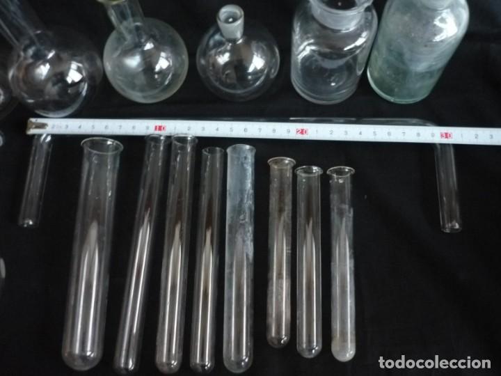 Antig&uuml;edades: Conjunto de elementos de vidrio de laboratorio - Foto 9