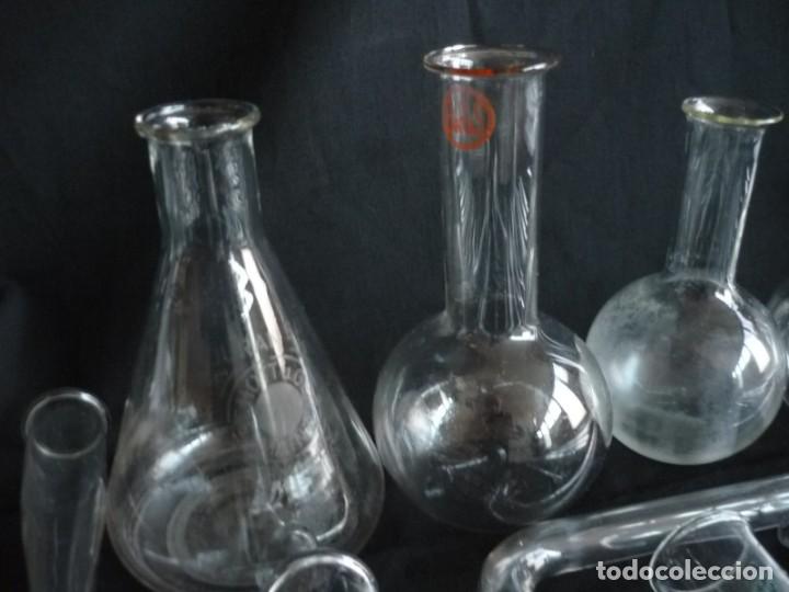Antig&uuml;edades: Conjunto de elementos de vidrio de laboratorio - Foto 16