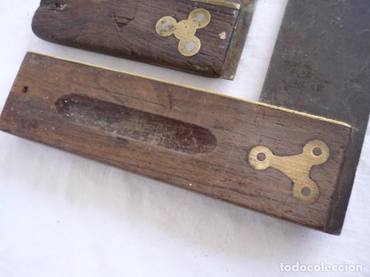Antig&uuml;edades: 2 antiguas escuadras inglesas en hierro, bronce y madera - Foto 5