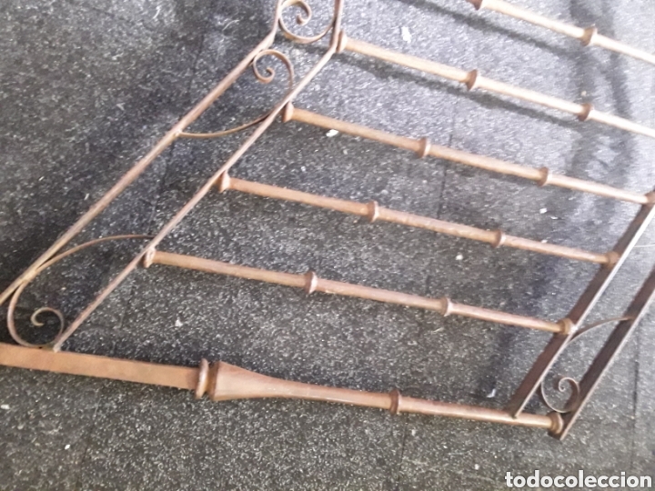 Antig&uuml;edades: Barandilla de escalera en forja ( pareja ) - Foto 4
