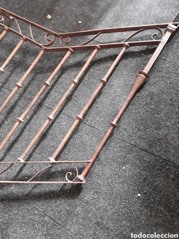 Antig&uuml;edades: Barandilla de escalera en forja ( pareja ) - Foto 8