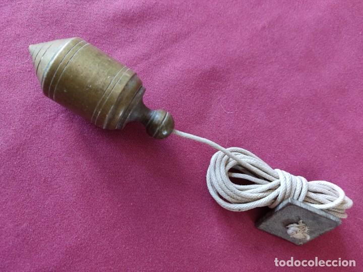 Antig&uuml;edades: ANTIGUA PLOMADA DE LAT&Oacute;N O BRONCE - Foto 3