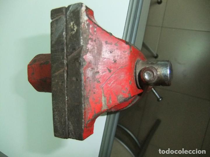 Antig&uuml;edades: tornillo de banco peque&ntilde;o giratorio - Foto 3