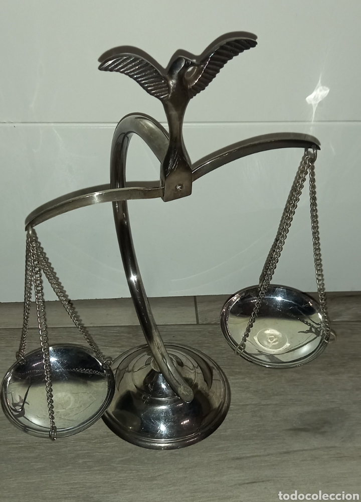 Antig&uuml;edades: Balanza con terminaci&oacute;n en forma de ave - Foto 1