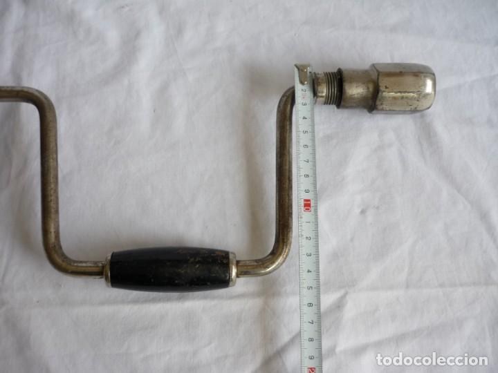 Antig&uuml;edades: Antiguo berbiqui taladradora manual Eibar, madera e hierro - Foto 5