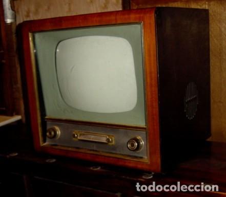 Antig&uuml;edades: Television antigua de madera marca Philips - Foto 4