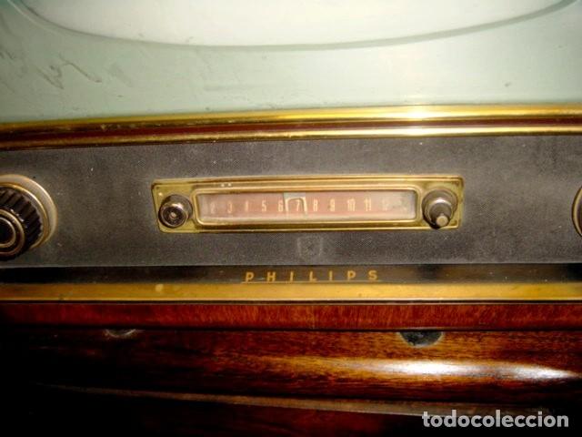 Antig&uuml;edades: Television antigua de madera marca Philips - Foto 9