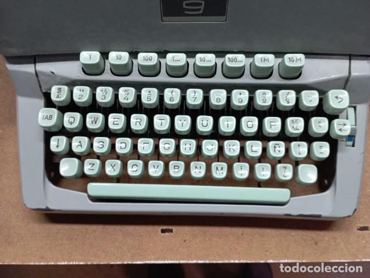 Antig&uuml;edades: Maquina de escribir Hermes - Foto 3