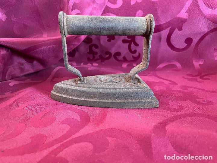 Antig&uuml;edades: Plancha antigua 4S CCM - Foto 1