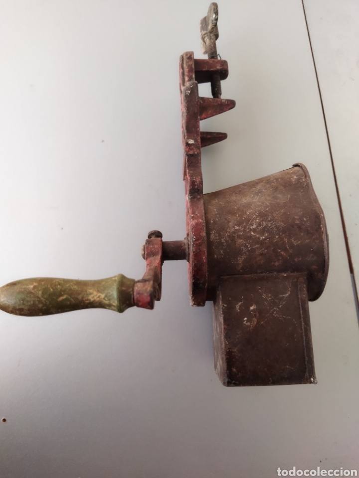 Antig&uuml;edades: Antiguo molinillo rallador ELMA - Foto 5