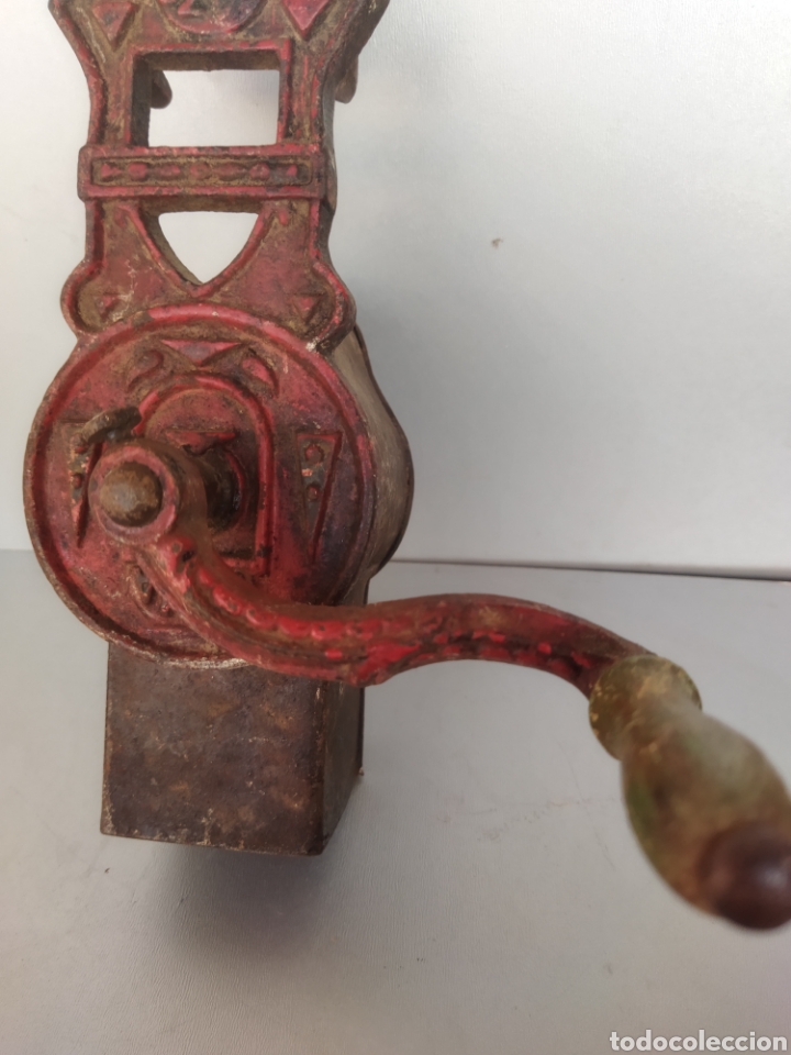 Antig&uuml;edades: Antiguo molinillo rallador ELMA - Foto 1