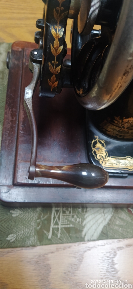 Antig&uuml;edades: Singer Port&aacute;til de manivela con accesorios e instrucciones - Foto 21