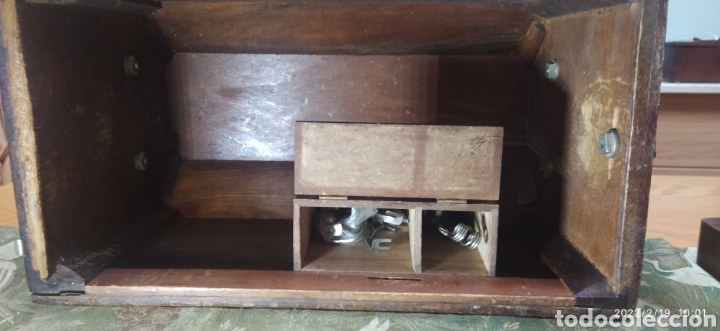 Antig&uuml;edades: Singer Port&aacute;til de manivela con accesorios e instrucciones - Foto 25