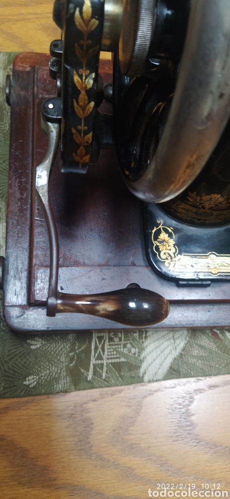 Antig&uuml;edades: Singer Port&aacute;til de manivela con accesorios e instrucciones - Foto 42