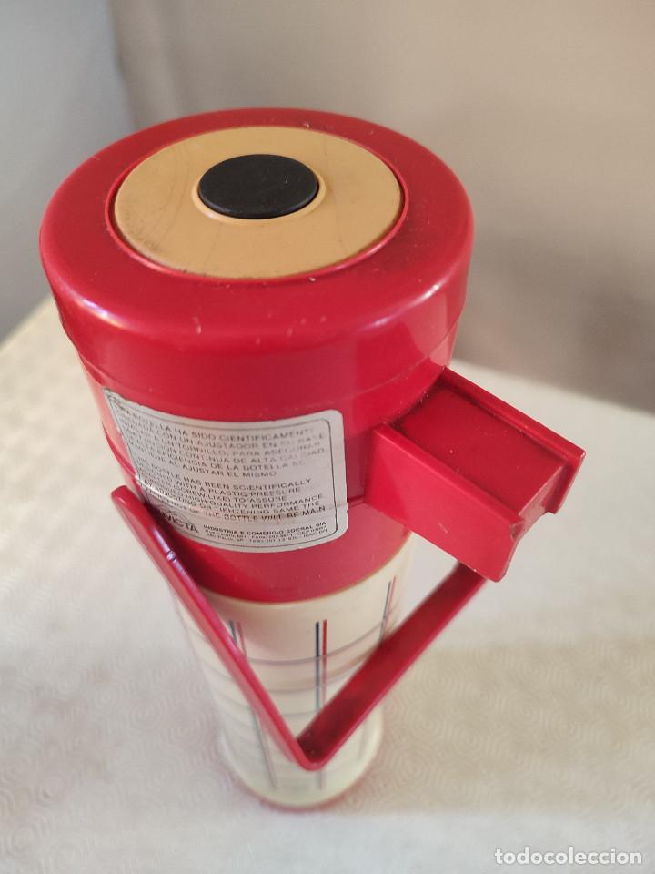 Antig&uuml;edades: TERMO ANTIGUO MARCA INVICTA. 750 ML APROXIMADAMENTE. FUNCIONANDO. - Foto 4