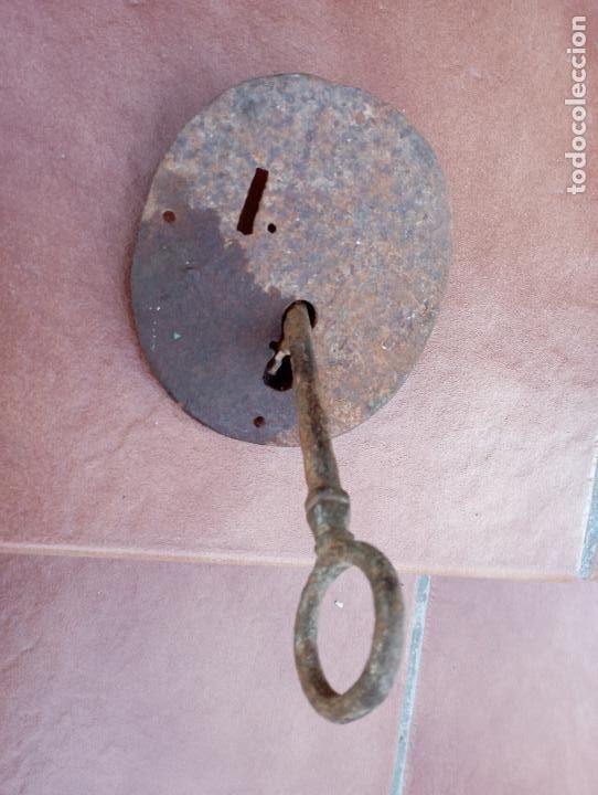 Antig&uuml;edades: ANTIGUA CERRADURA CON LLAVE - Foto 5