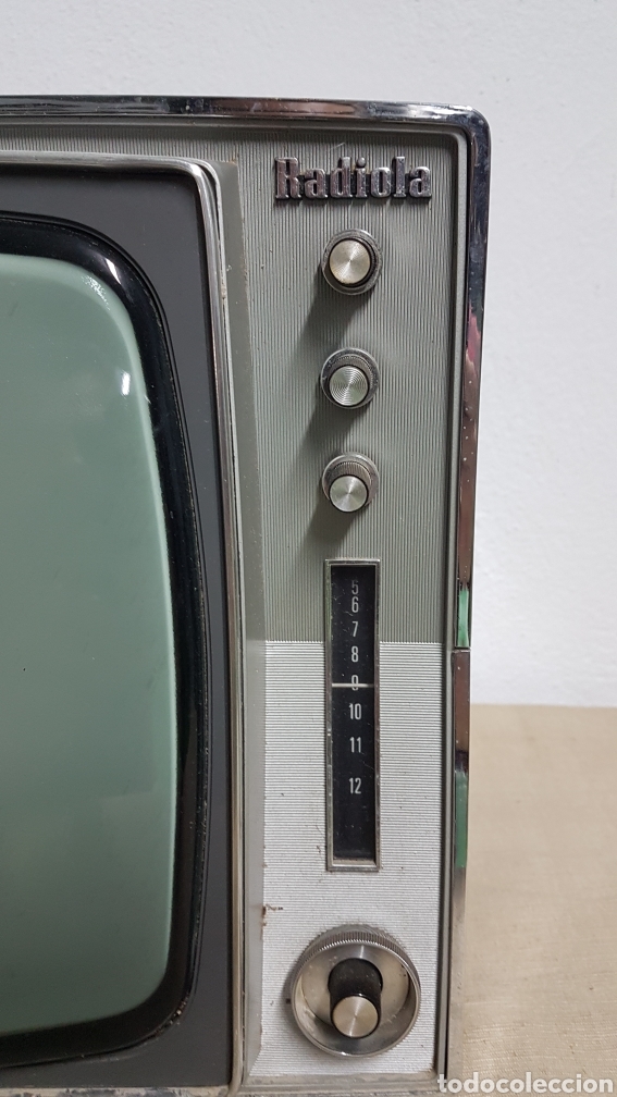 Antig&uuml;edades: Antiguo peque&ntilde;o televisor Radiola - Foto 4