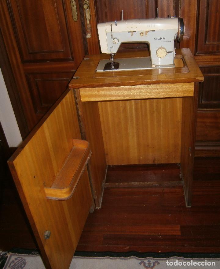 Antig&uuml;edades: maquina de coser sigma automatica con mueble - Foto 3