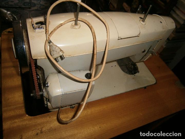 Antig&uuml;edades: maquina de coser sigma automatica con mueble - Foto 4