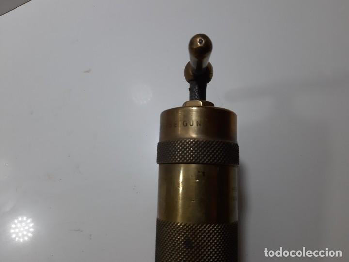 Antig&uuml;edades: ANTIGUO ENGRASADOR DE ACEITE - Foto 9