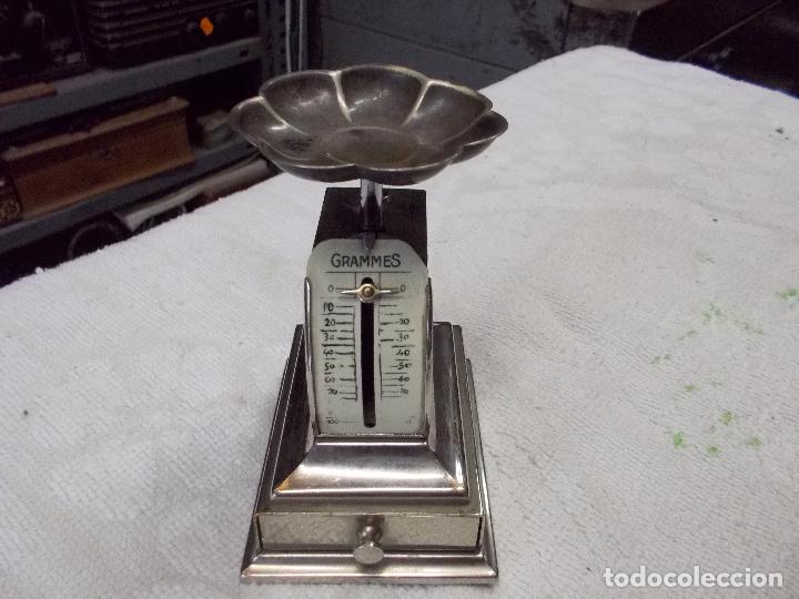 Antig&uuml;edades: bascula peque&ntilde;a - Foto 9