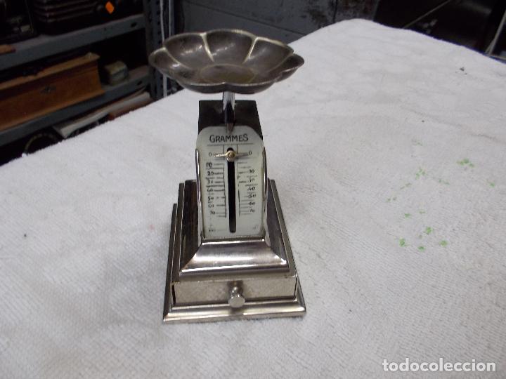 Antig&uuml;edades: bascula peque&ntilde;a - Foto 11