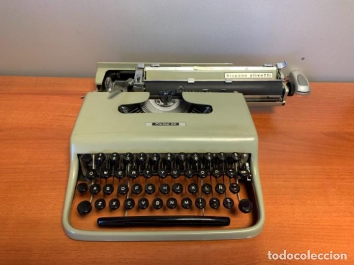 Antig&uuml;edades: M&aacute;quina de escribir Olivetti Pluma 22 fabricada en Espa&ntilde;a - Foto 3