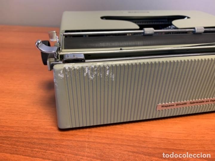 Antig&uuml;edades: M&aacute;quina de escribir Olivetti Pluma 22 fabricada en Espa&ntilde;a - Foto 5