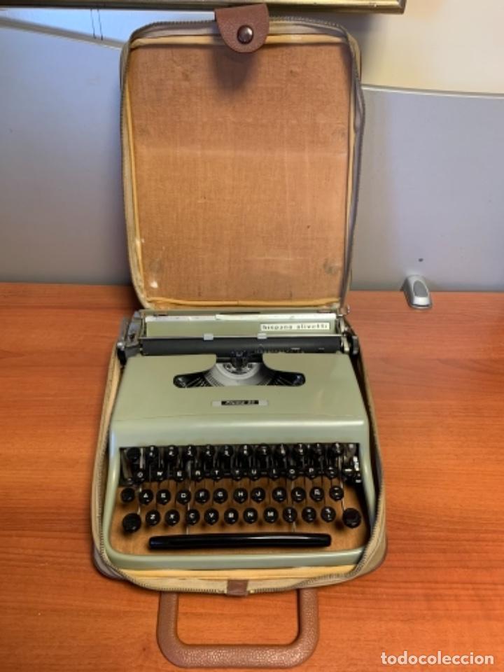 Antig&uuml;edades: M&aacute;quina de escribir Olivetti Pluma 22 fabricada en Espa&ntilde;a - Foto 6