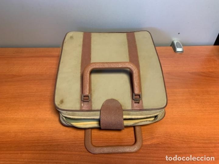 Antig&uuml;edades: M&aacute;quina de escribir Olivetti Pluma 22 fabricada en Espa&ntilde;a - Foto 7