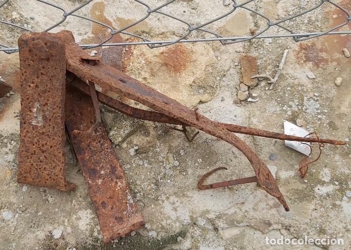 Antig&uuml;edades: Pareja de bisagras, 45 cm - Foto 1