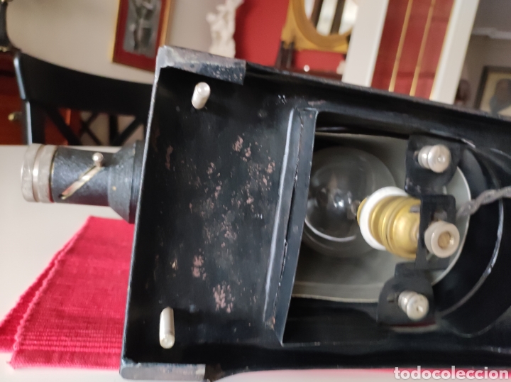Antig&uuml;edades: Antiguo Proyector. A&ntilde;os 40 - Foto 3