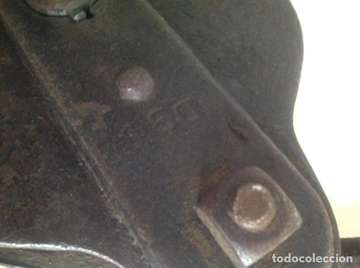Antig&uuml;edades: Gancho de gr&uacute;a - Foto 4