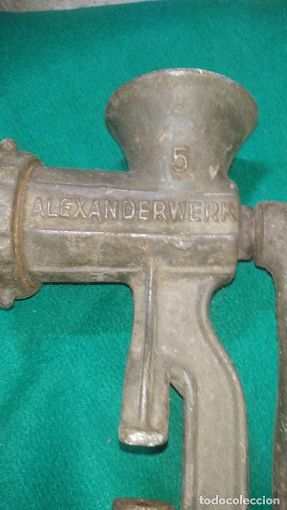 Antig&uuml;edades: maquina de picar carne alexander - Foto 2