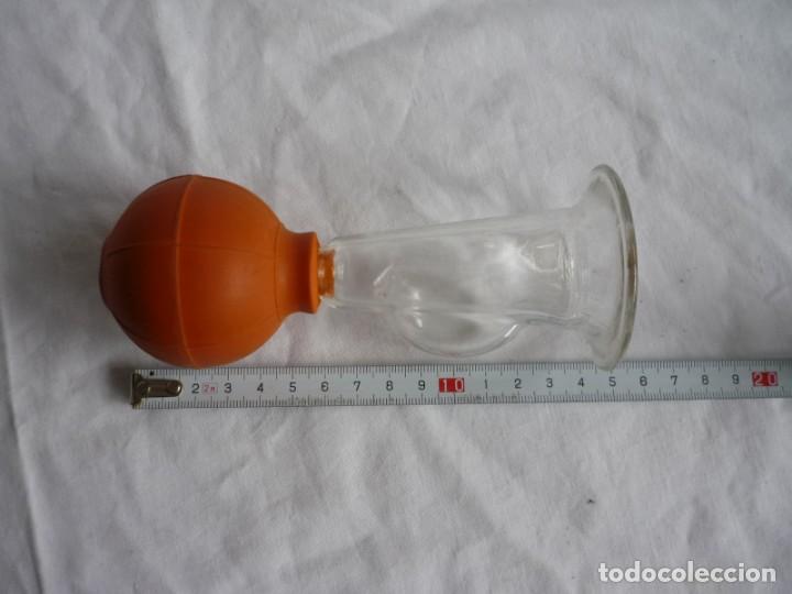 Antig&uuml;edades: Extractor de leche, goma y vidrio, funcionando - Foto 8